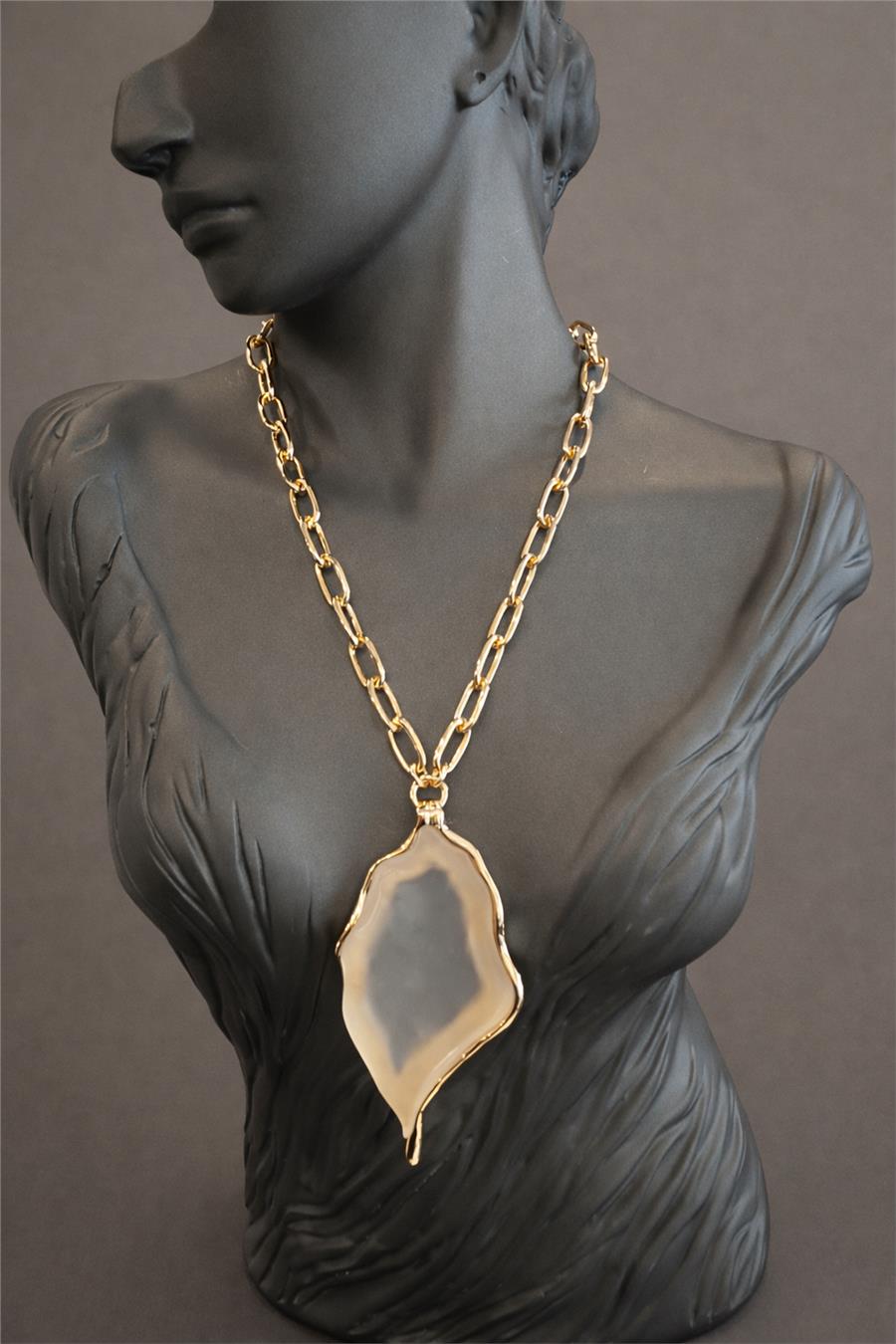 Biggy Gold Zincirli Beyaz Opak Taşlı Asimetrik Kolye