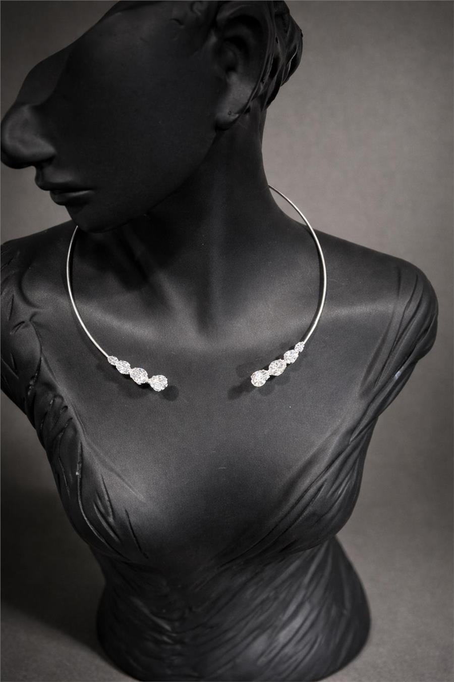 Bert Zirkon Taş Detaylı Çelik Kasnak Kolye