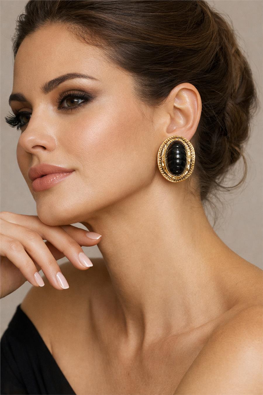 Alice01 Siyah Taşlı Heykelsi Büyük Küpe