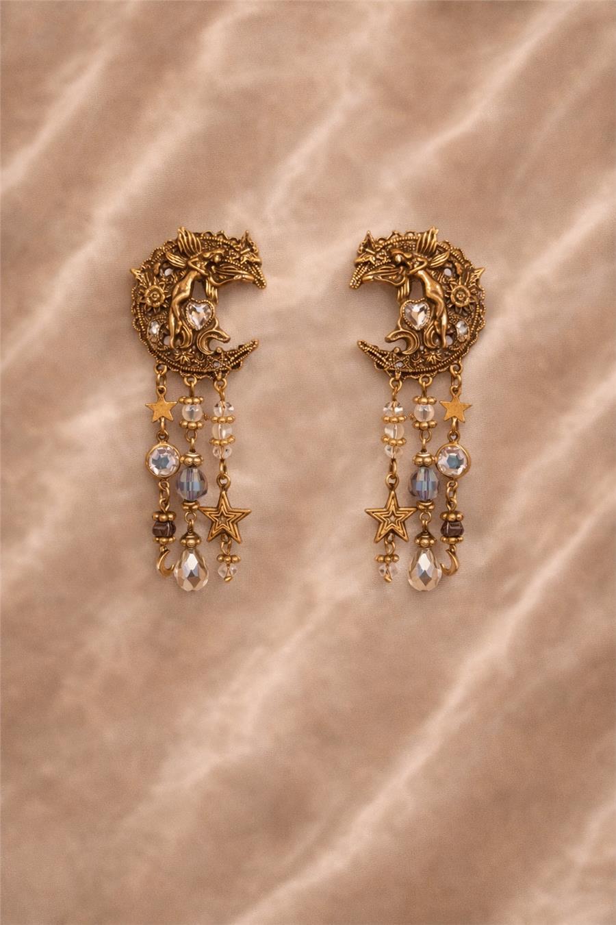 Aida Mistik Ay Figürlü Gold Renk Sallantılı Küpe