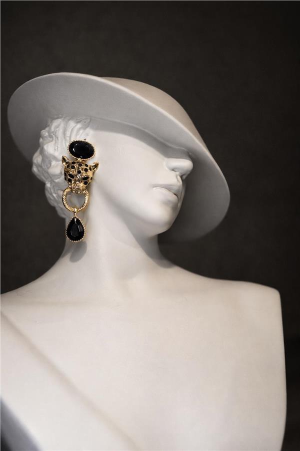 Eliana Altın Renk Leopar Figürlü Siyah Damla Taşlı Sallantılı Küpe- Yüzük Set